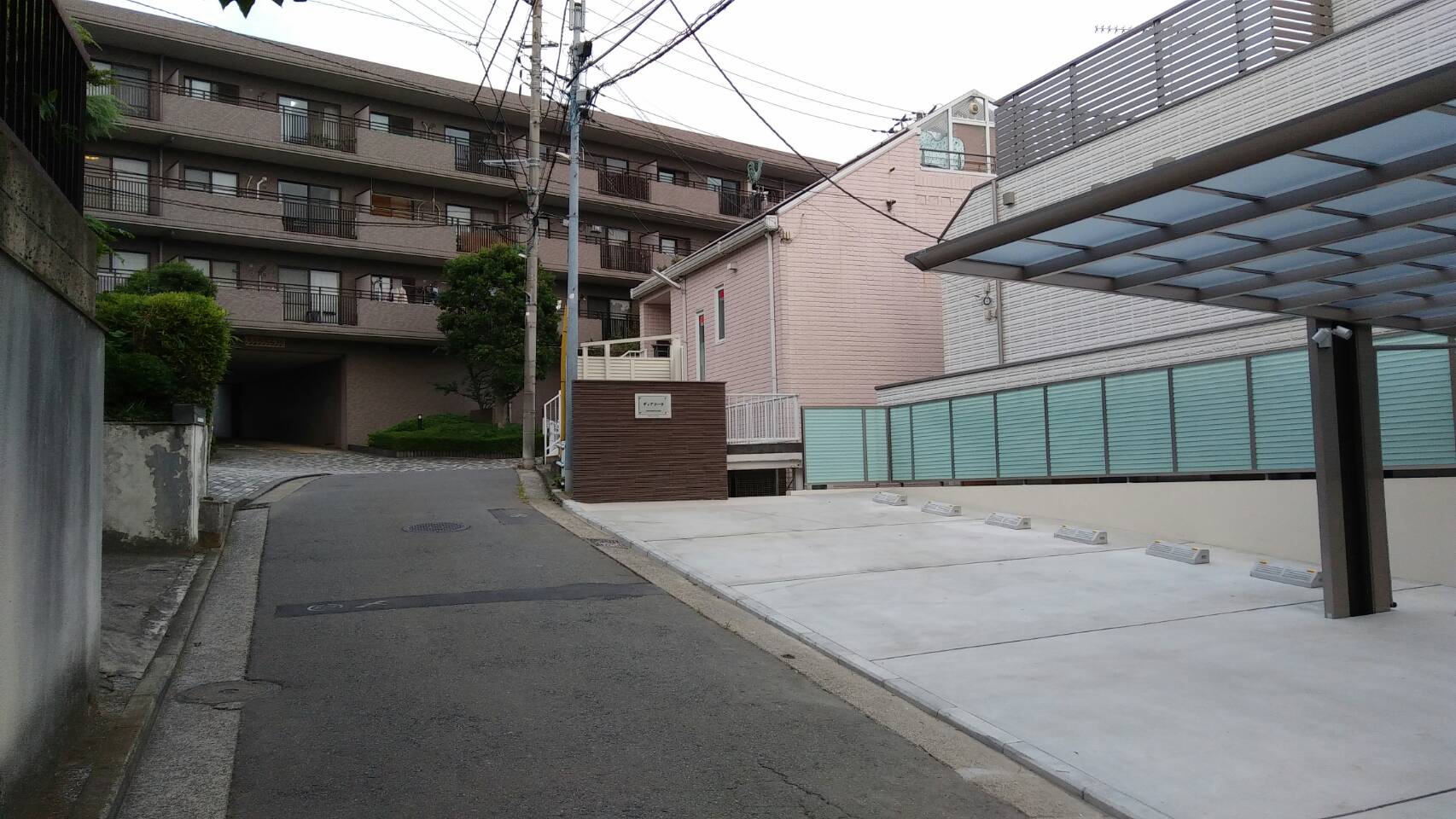 西竹之丸　新井パーキング