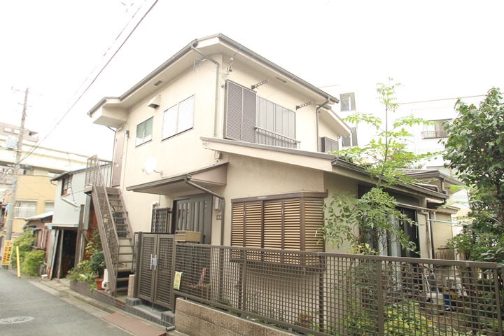 中村町2丁目貸家