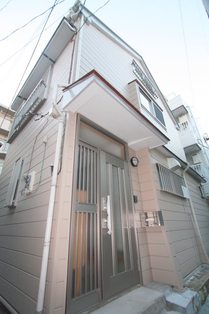 石川町3丁目貸家